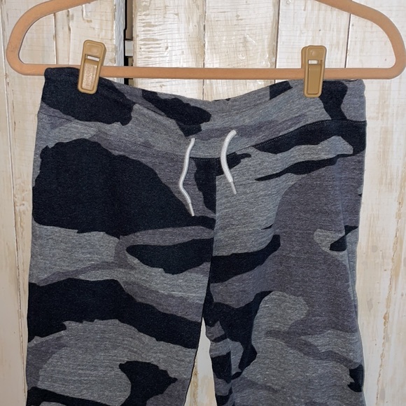 Monrow Camo Print Vintage Sweats in Dark Heather - Picture 4 of 8